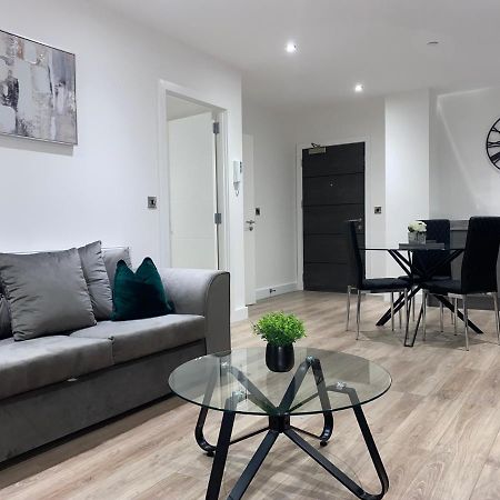 Roomotel - Broadoaks Apartments Solihull Esterno foto
