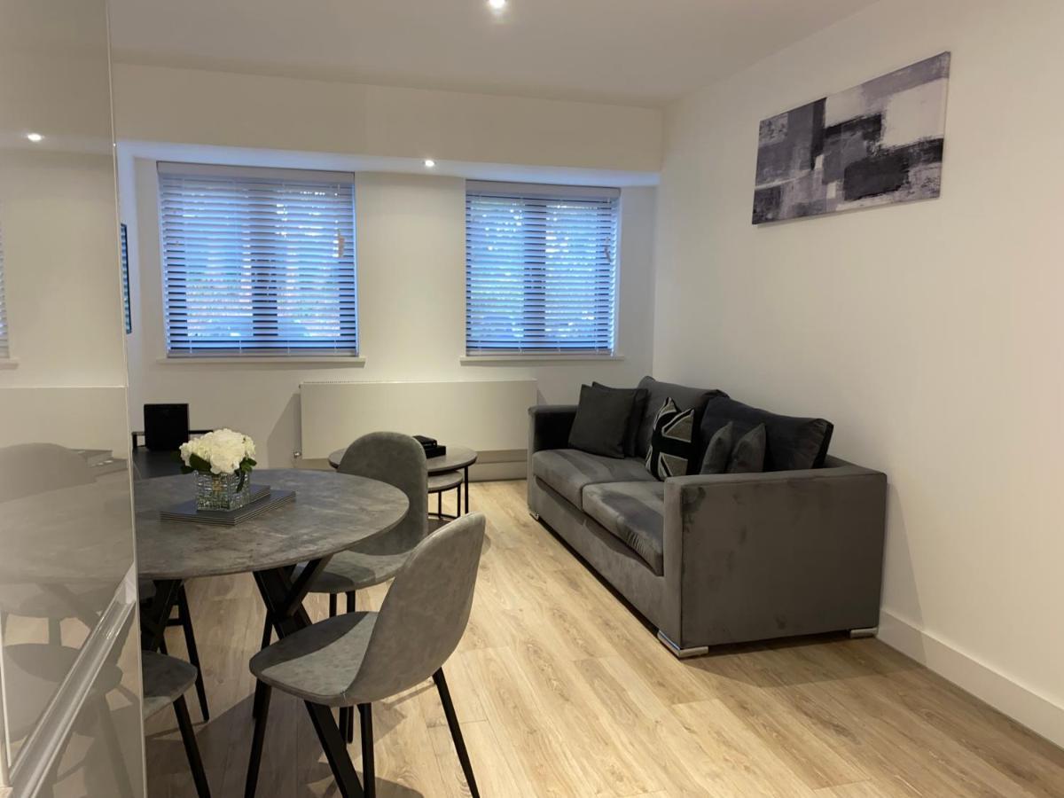 Roomotel - Broadoaks Apartments Solihull Esterno foto