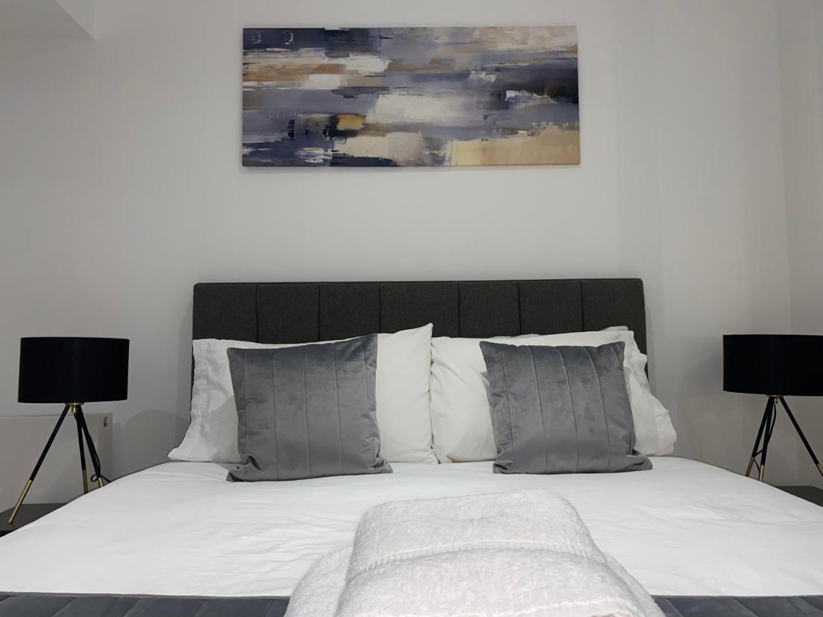 Roomotel - Broadoaks Apartments Solihull Esterno foto