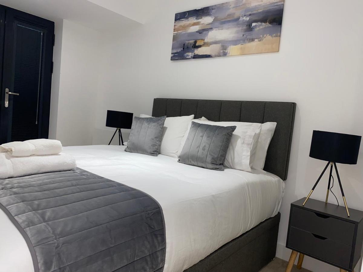 Roomotel - Broadoaks Apartments Solihull Esterno foto