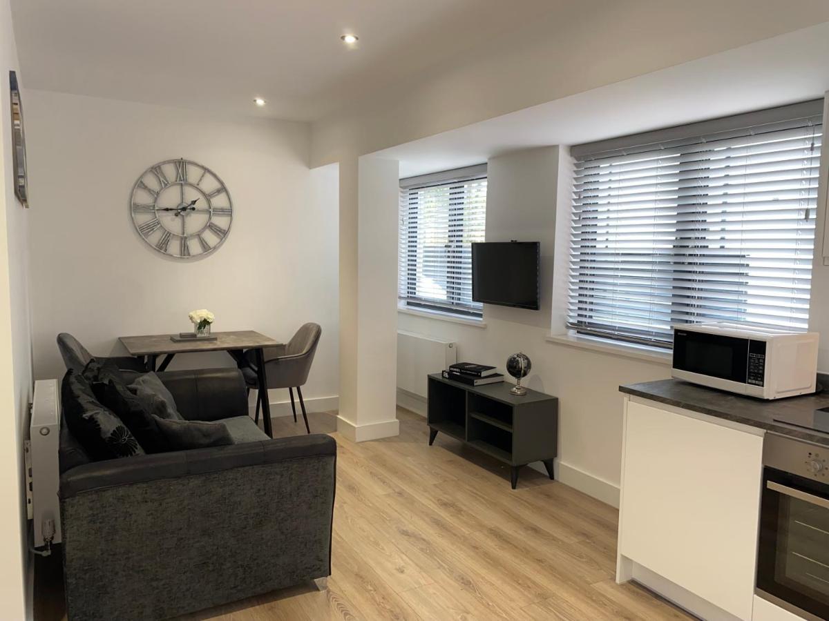 Roomotel - Broadoaks Apartments Solihull Esterno foto