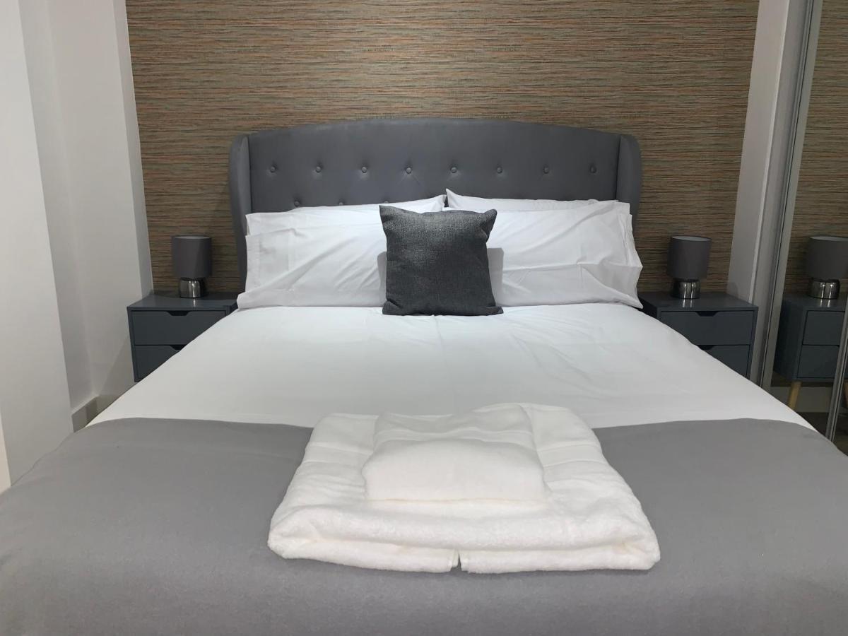 Roomotel - Broadoaks Apartments Solihull Esterno foto