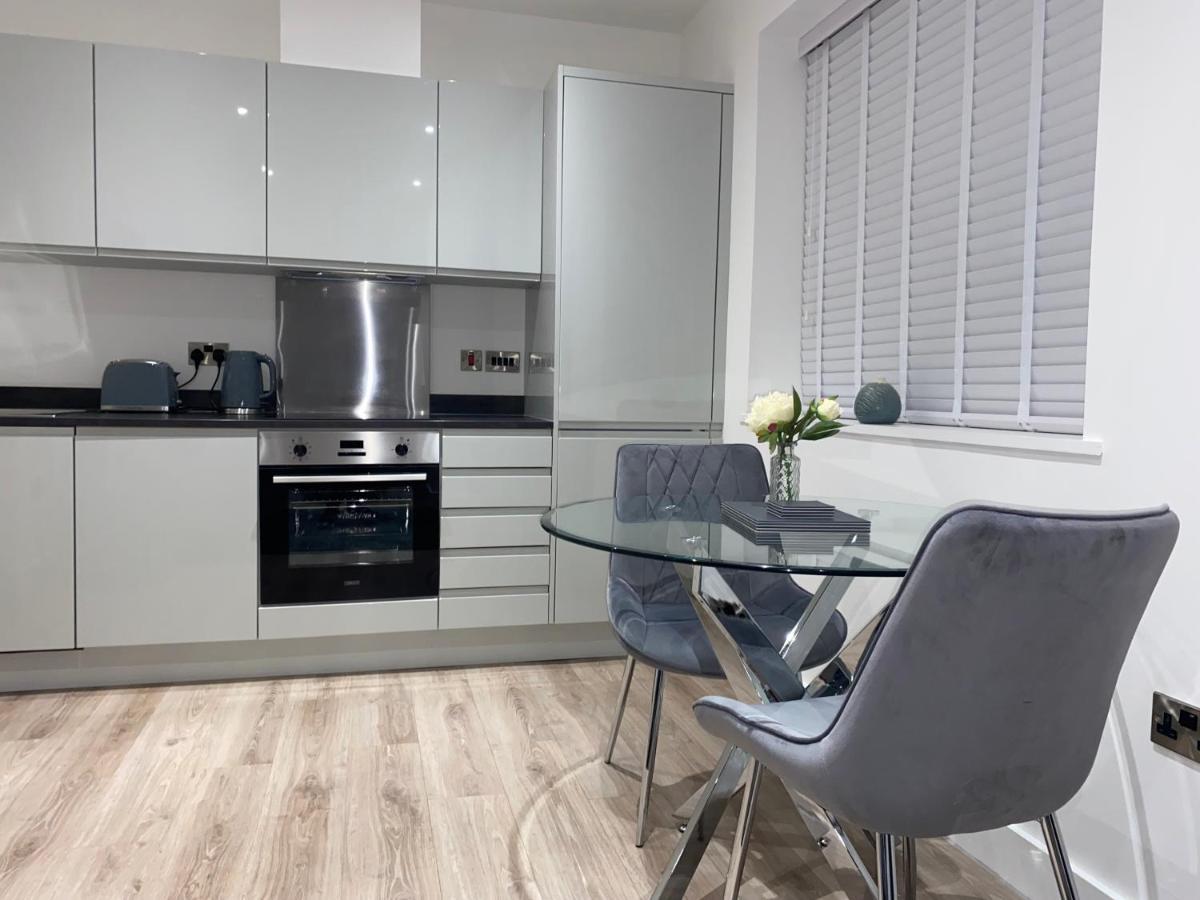 Roomotel - Broadoaks Apartments Solihull Esterno foto