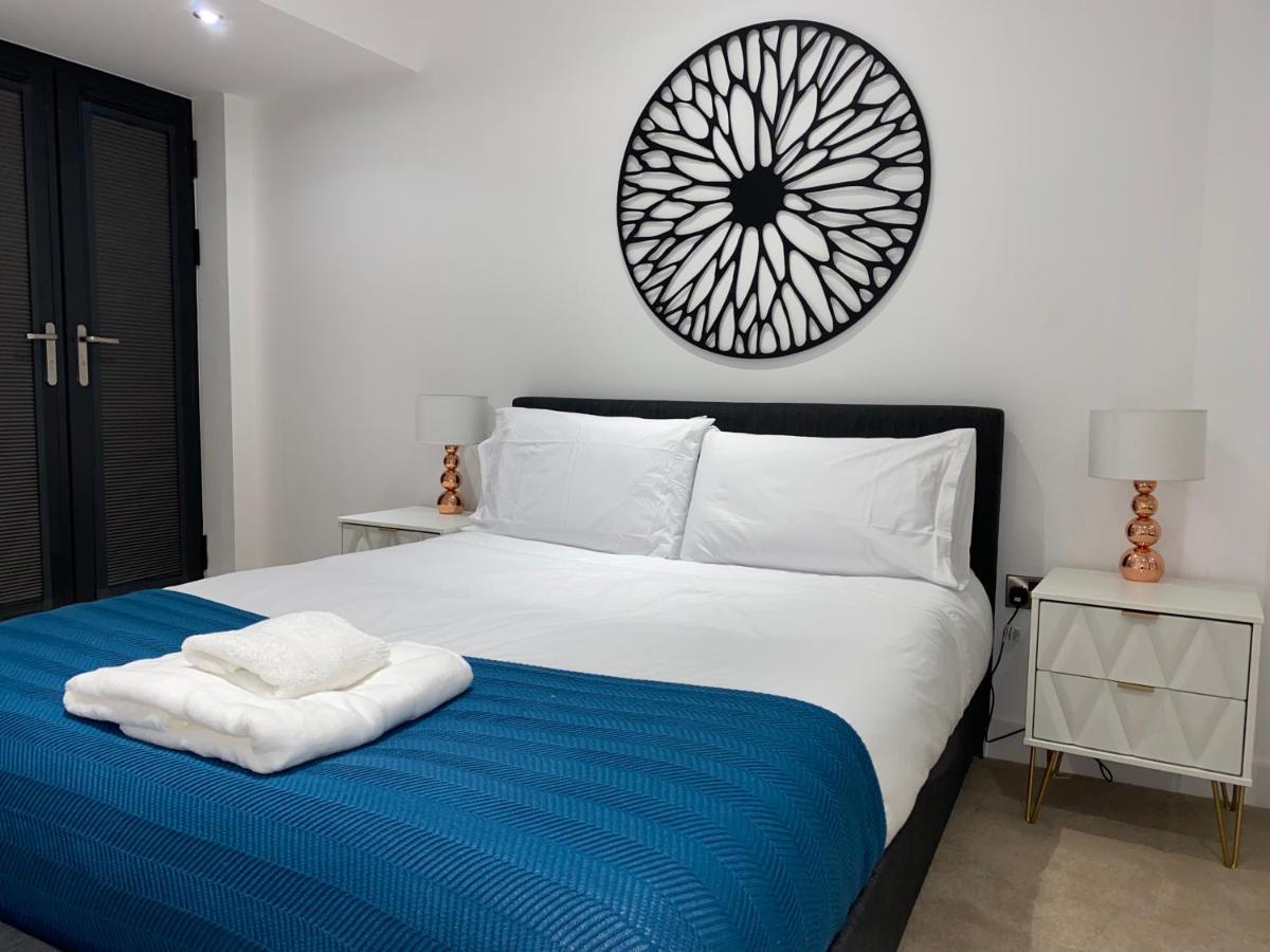 Roomotel - Broadoaks Apartments Solihull Esterno foto