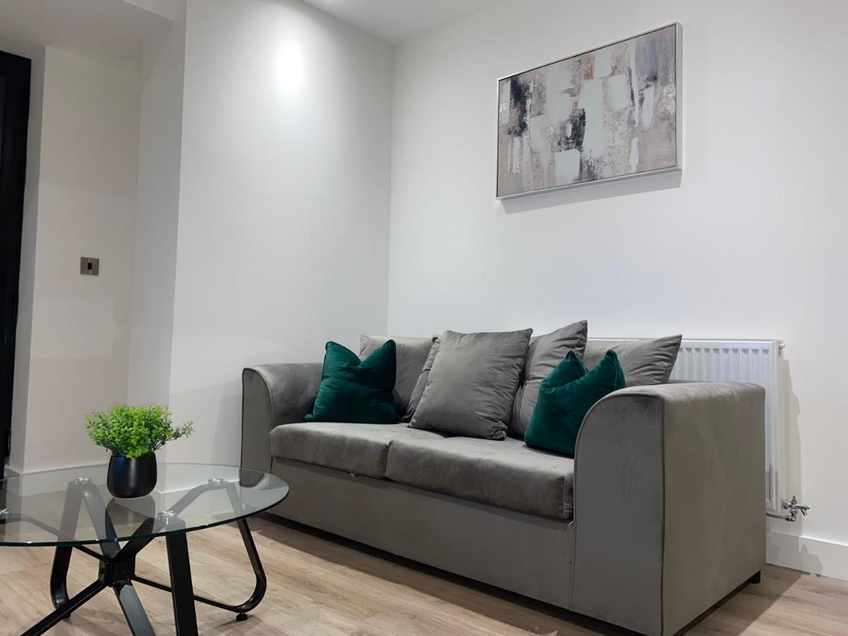 Roomotel - Broadoaks Apartments Solihull Esterno foto