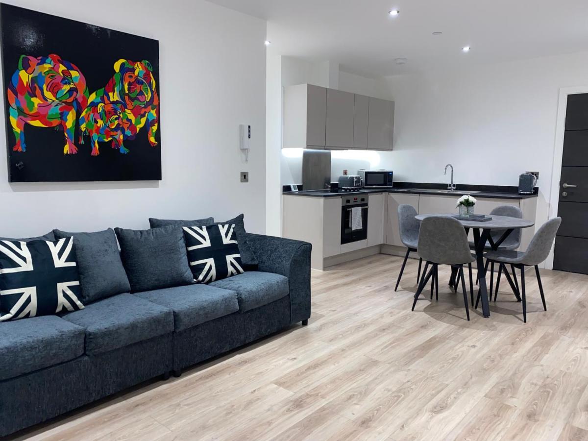 Roomotel - Broadoaks Apartments Solihull Esterno foto