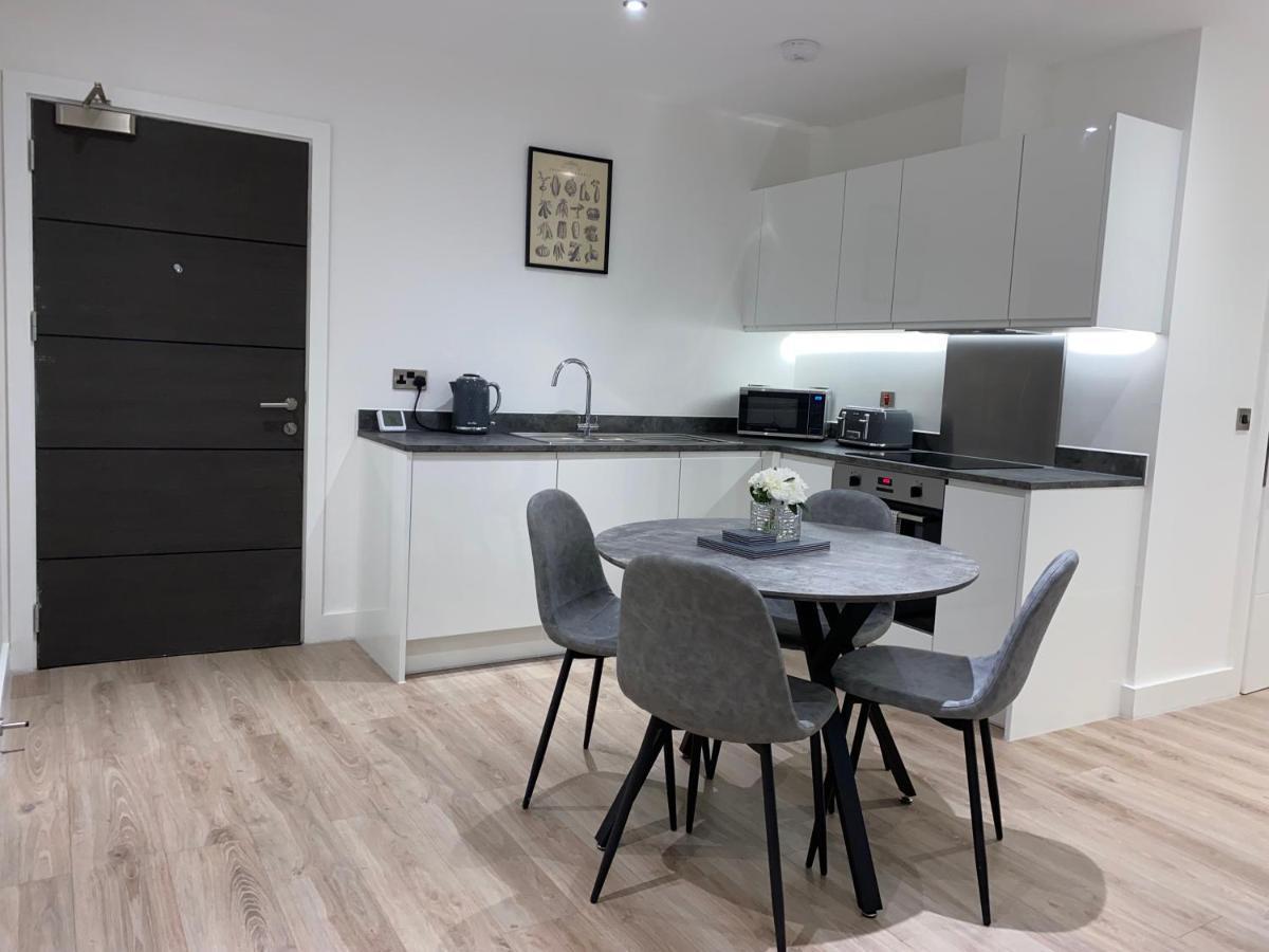 Roomotel - Broadoaks Apartments Solihull Esterno foto