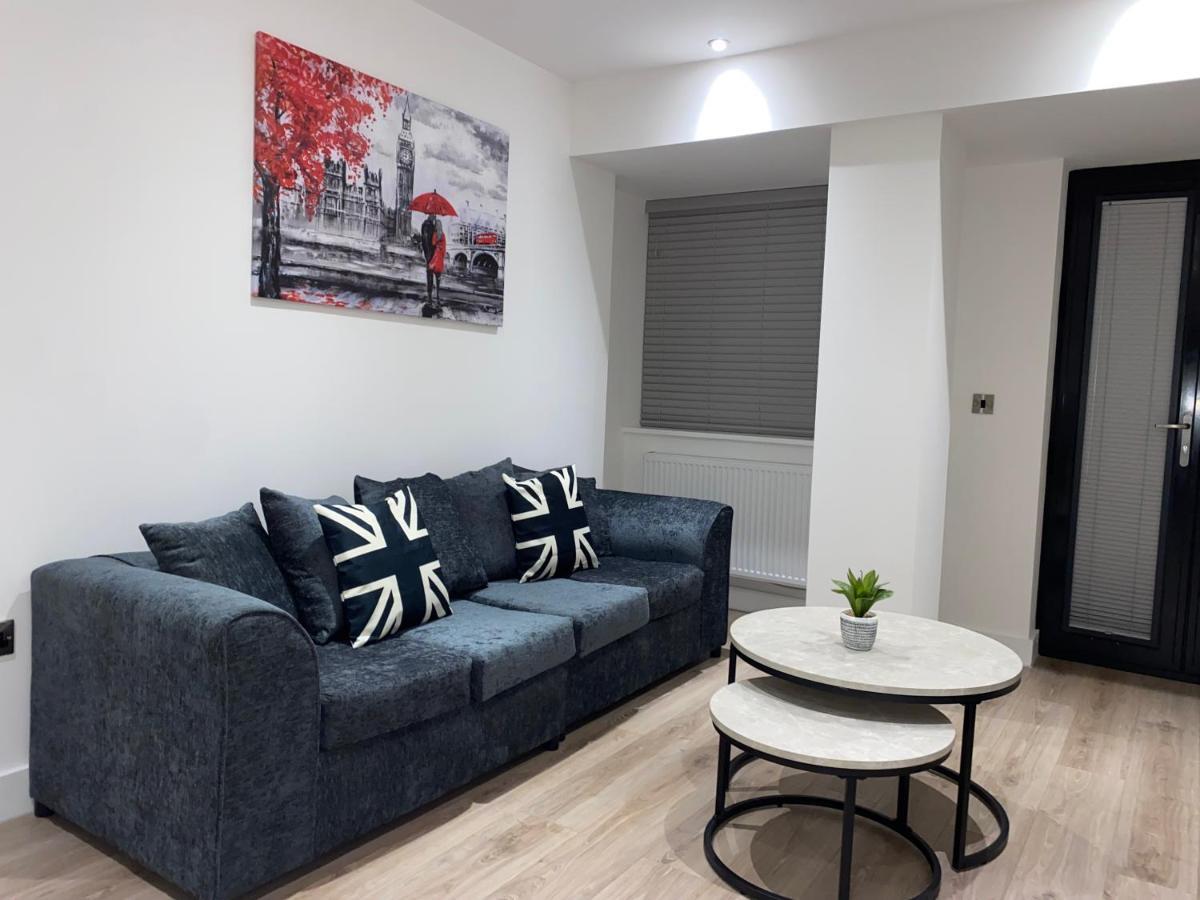 Roomotel - Broadoaks Apartments Solihull Esterno foto