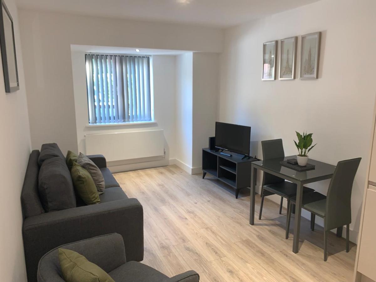 Roomotel - Broadoaks Apartments Solihull Esterno foto