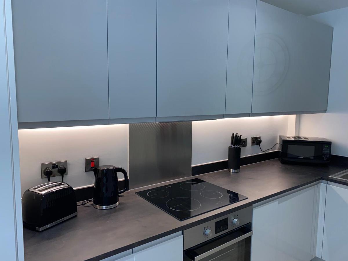 Roomotel - Broadoaks Apartments Solihull Esterno foto
