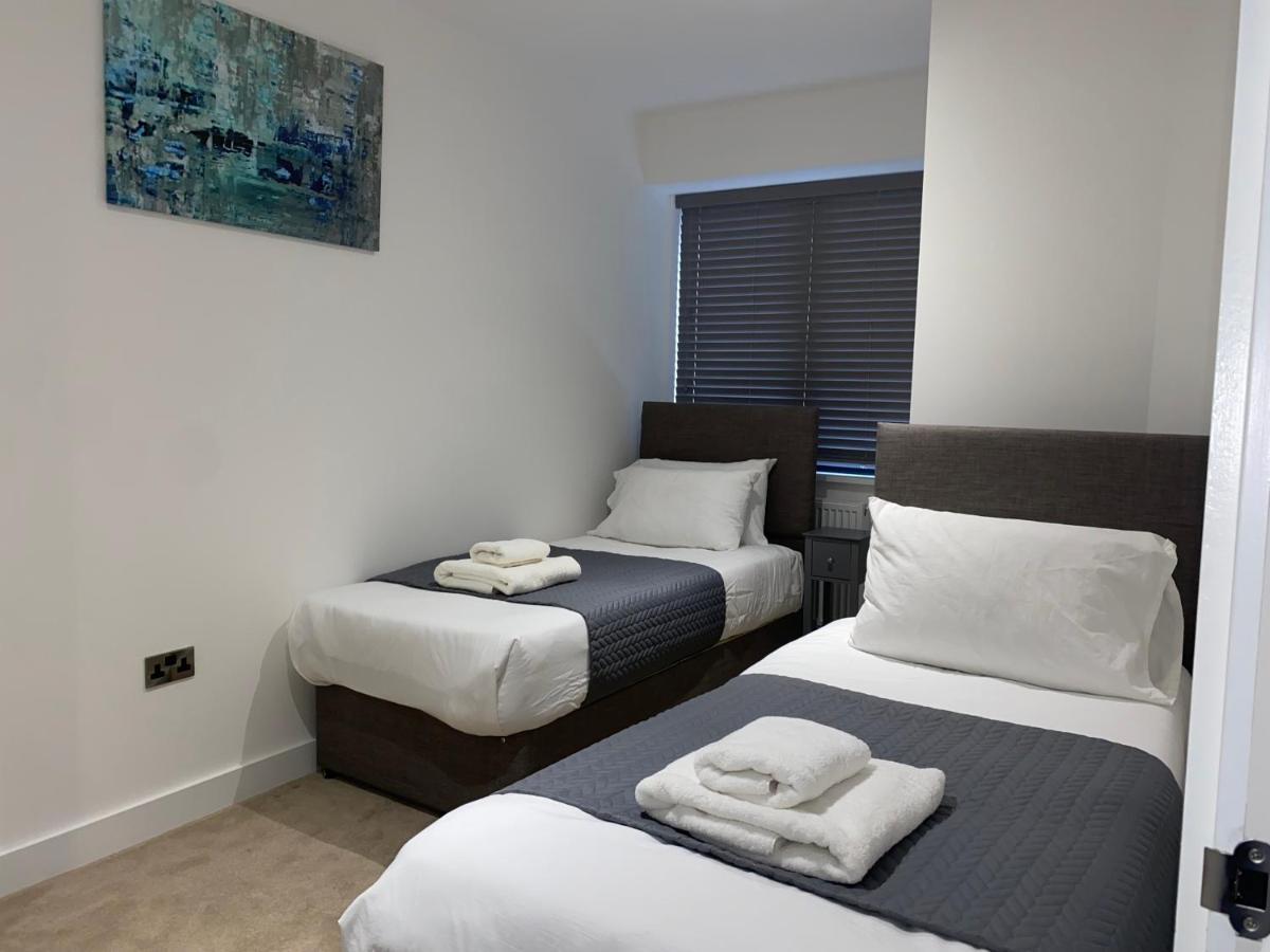 Roomotel - Broadoaks Apartments Solihull Esterno foto